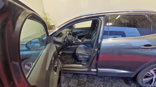 Peugeot 3008 image 3