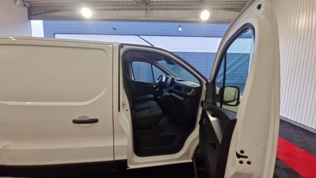 Renault Trafic image 9