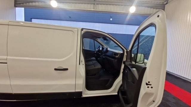 Renault Trafic image 9