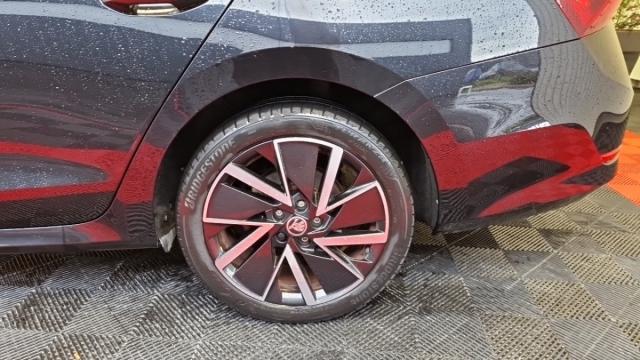 Skoda Octavia image 1