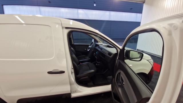 Renault Express Van image 6