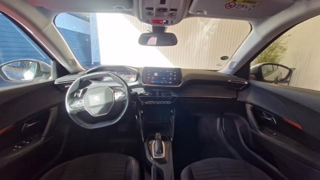 Peugeot 2008 image 8