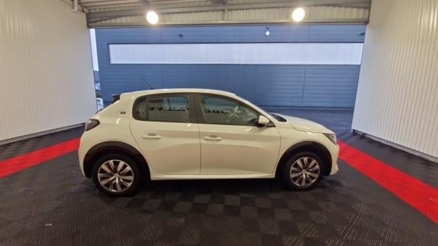 Peugeot E-208 image 1