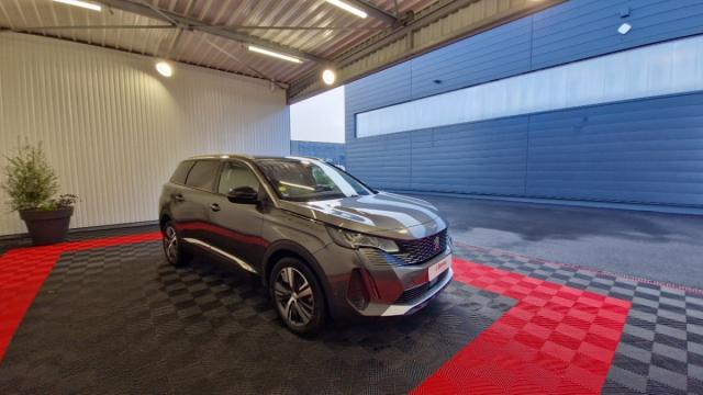 Peugeot 5008 image 1