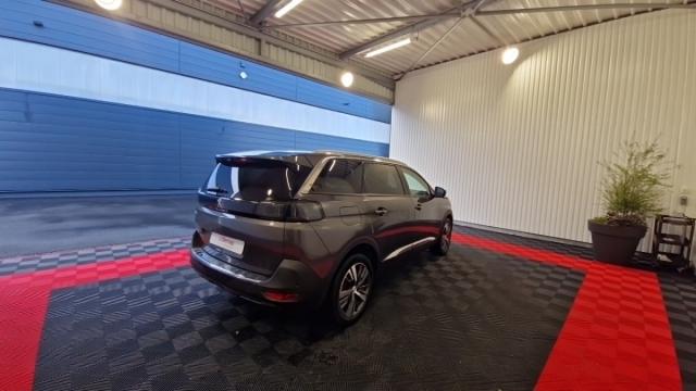 Peugeot 5008 image 2