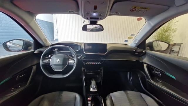 Peugeot 2008 image 2