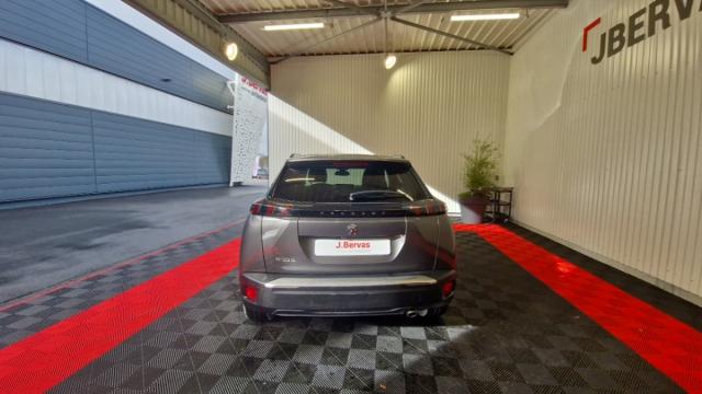 Peugeot 2008 image 8