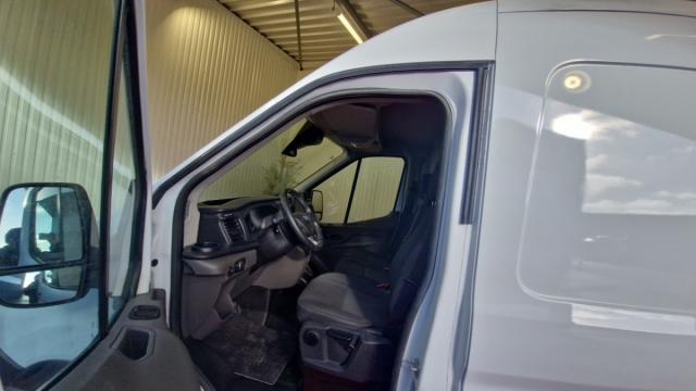 Ford Transit image 5