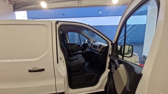 Renault Trafic image 1