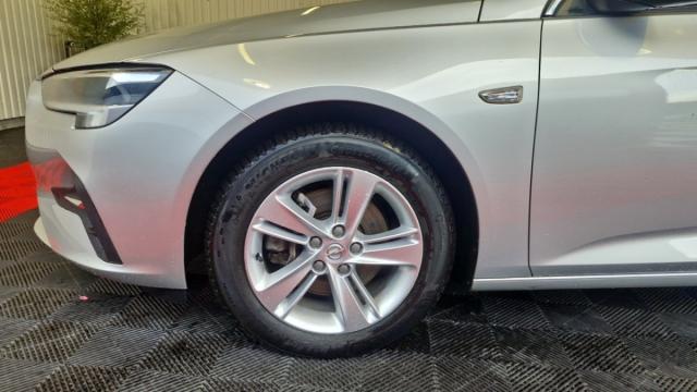 Opel Insignia Sports Tourer image 9