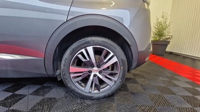 Peugeot 3008 image 2