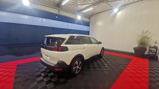 Peugeot 5008 image 2
