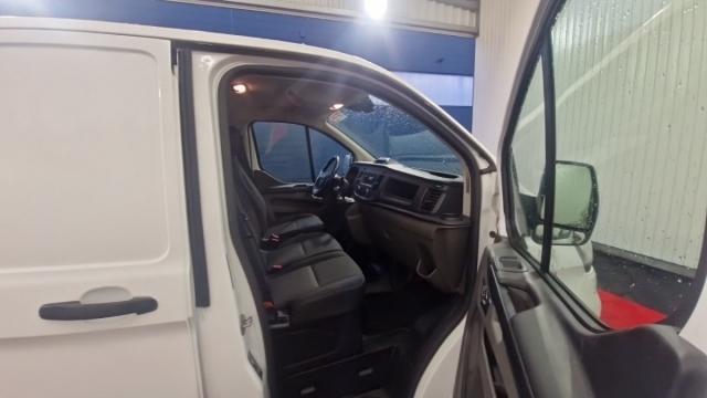 Ford Transit Custom image 8