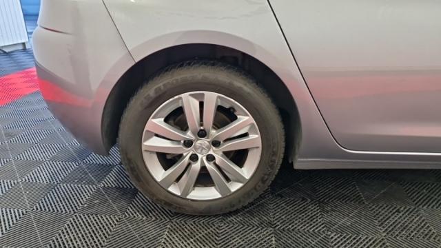Peugeot 308 image 2