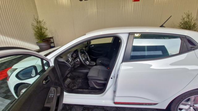 Renault Clio image 9