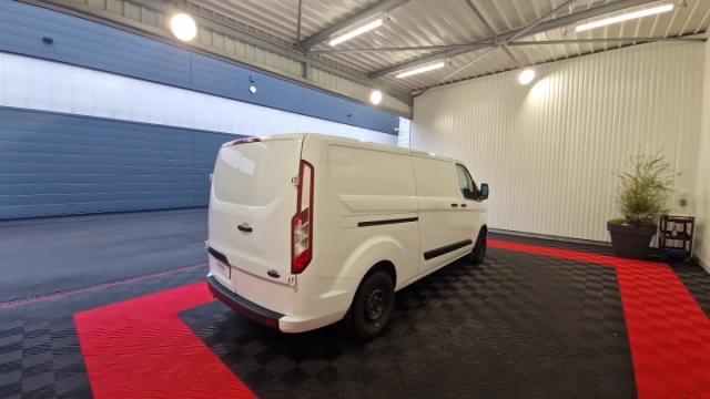 Ford Transit Custom image 8
