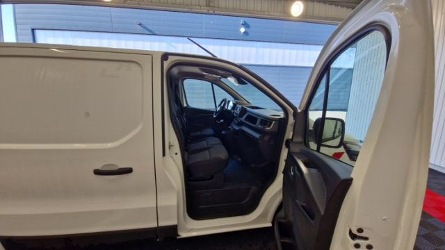 Nissan Primastar image 8