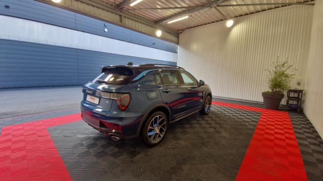 Lynk & Co 01 image 6