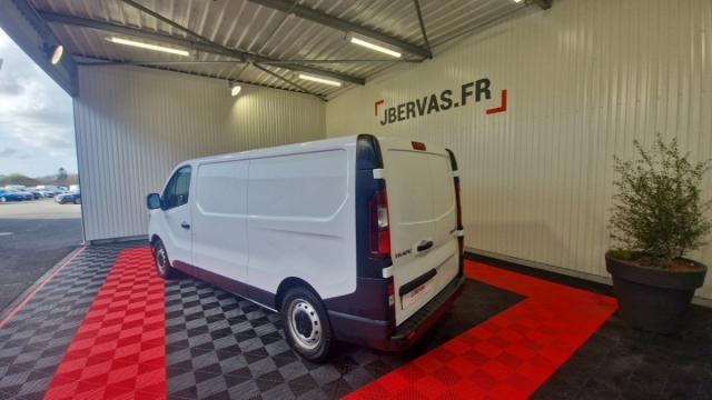 Renault Trafic image 1