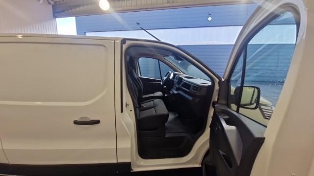 Renault Trafic image 2