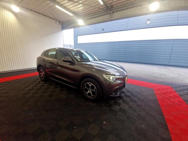 Alfa Romeo Stelvio image 5