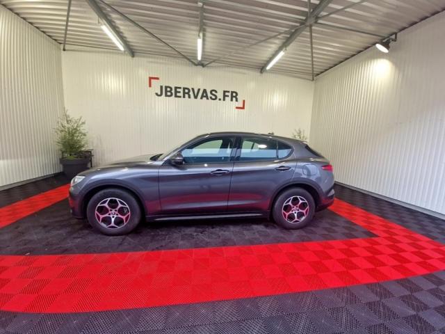 Alfa Romeo Stelvio image 1