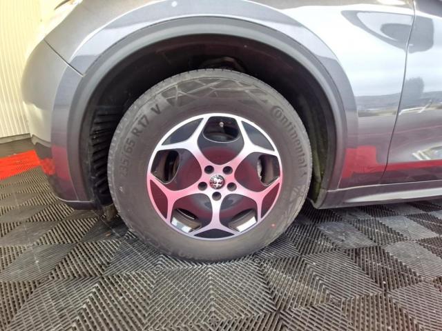 Alfa Romeo Stelvio image 3