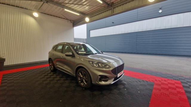 Ford Kuga image 1