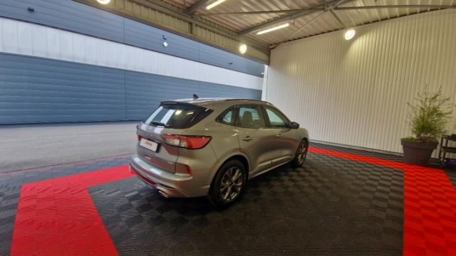 Ford Kuga image 8