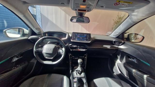 Peugeot 208 image 6