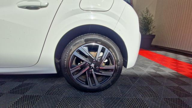 Peugeot 208 image 4