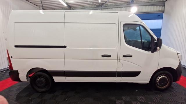 Renault Master image 2