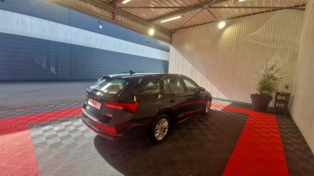 Skoda Octavia image 2