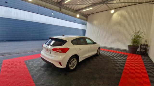 Ford Focus image 8