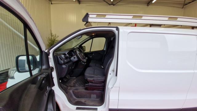 Renault Trafic image 1