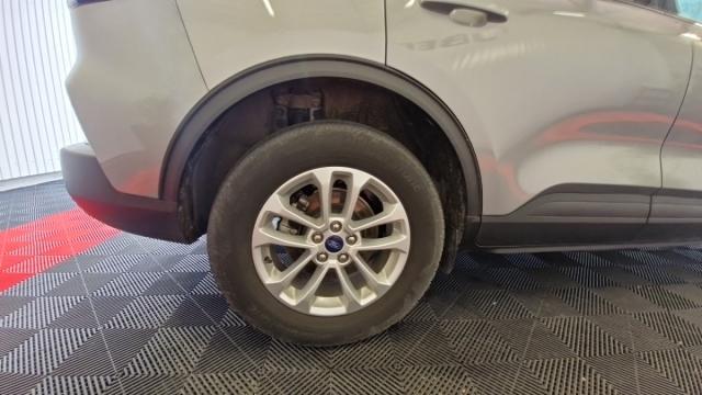 Ford Kuga image 3