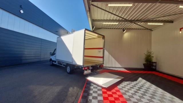 Ford Transit image 8