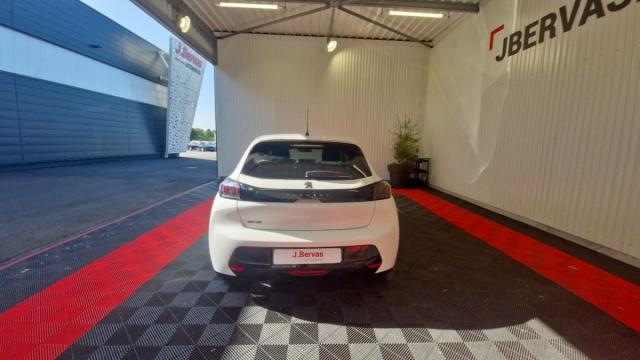 Peugeot 208 image 8