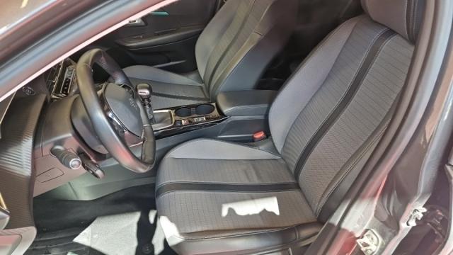 Peugeot 208 image 5
