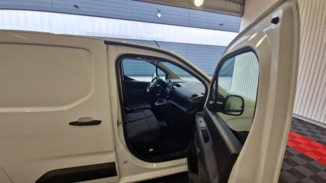 Opel Combo Cargo image 8