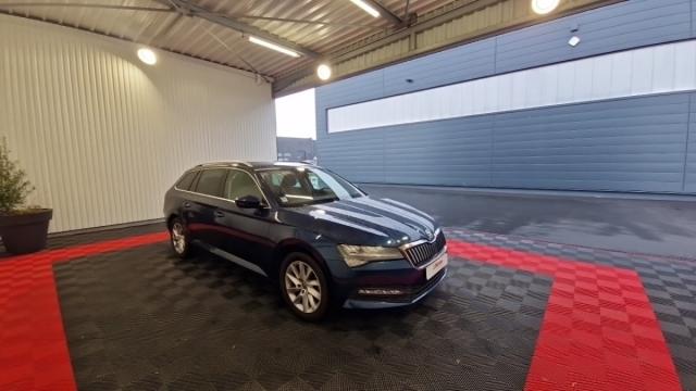 Skoda Superb Combi image 2