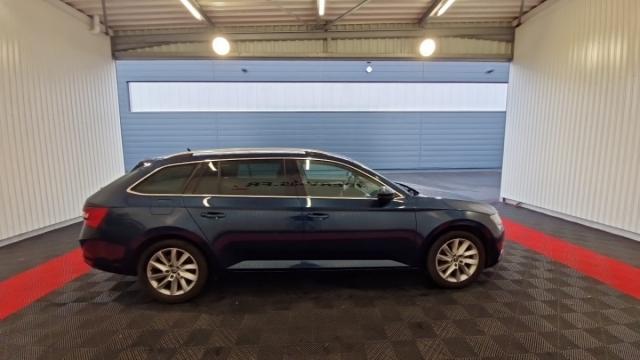 Skoda Superb Combi image 3