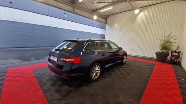 Skoda Superb Combi image 4