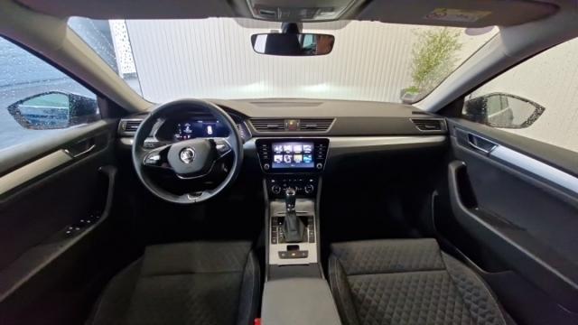 Skoda Superb Combi image 5