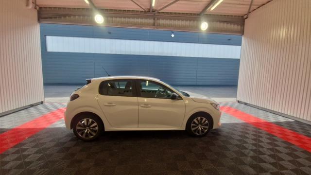 Peugeot 208 image 6