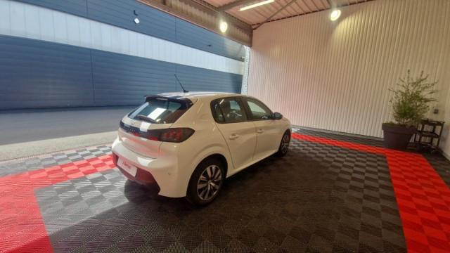 Peugeot 208 image 2