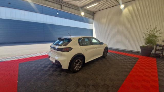 Peugeot E-208 image 9