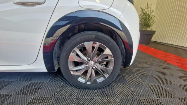 Peugeot E-208 image 7