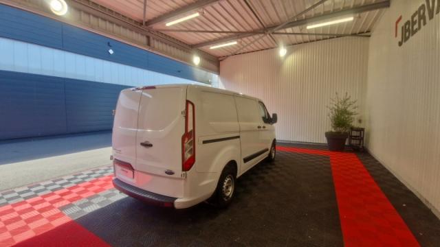 Ford Transit Custom image 3