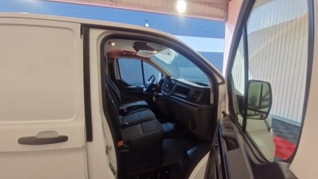 Ford Transit Custom image 2